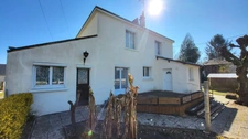 MONTS - 37260 - MAISON SPACIEUSE - 4 CHAMBRES - BELLE ET GRANDE VERANDA - GARAGE - TERRAIN DE 800M2 