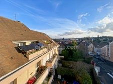IGNY (91) - Appartement duplex 4 pièces - 70 m² Carrez (134 m² au sol) - Terrasse - Idéalement situé Centre de Bourg - Cave - Possibilité parking en sous-sol