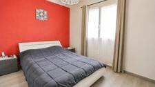 Maison R+1, 3 chambres, garage et jardin piscinable – Béziers 