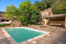 Ferrières-Poussarou – Two accommodations, a swimming pool and an impressive view of nature