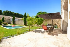 CAPESTANG – A PROPERTY WITH CHARACTER, INDEPENDENT ACCOMMODATION, COMMERCIAL SPACES AND DEVELOPMENT POTENTIAL