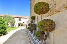 CAPESTANG – A PROPERTY WITH CHARACTER, INDEPENDENT ACCOMMODATION, COMMERCIAL SPACES AND DEVELOPMENT POTENTIAL
