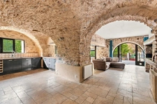 Ferrières-Poussarou – Two accommodations, a swimming pool and an impressive view of nature