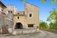 Ferrières-Poussarou – Two accommodations, a swimming pool and an impressive view of nature