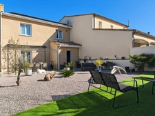 Maison R+1, 3 chambres, garage et jardin piscinable – Béziers 