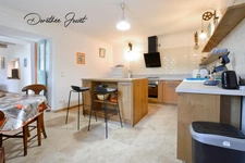 Propriété d'exception près de Saint-Chinian - 3 logements rénovés, autonomie en eau 