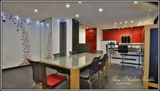 175 m² renovated – 6 bedrooms – living room 62 m² – garage 83 m²: a real family home in the heart of Nissan-lez-Enserune.