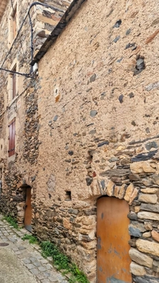 4-room village house – Quiet, authentic and rental potential in Saint-Nazaire-de-Ladarez