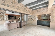 Ferrières-Poussarou – Two accommodations, a swimming pool and an impressive view of nature