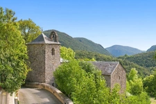 Ferrières-Poussarou – Two accommodations, a swimming pool and an impressive view of nature