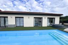 69400 GLEIZE - MAISON DE PLAIN-PIED - 3 CHAMBRES - PISCINE – CALME - PROCHE DE TOUTES COMMODITES