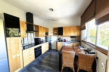 69260 CHARBONNIÈRES-LES-BAINS – Maison 7 pièces – Climatisation -  Garage – Piscine – Terrain à bâtir – Calme – Sans vis-à-vis – Proche commodités