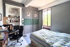  Maison de caractère - 230 m² – 5 chambres – Jardin paysager – Garage 3 véhicules – Cave de réception 	