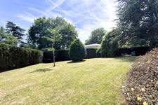 69260 CHARBONNIÈRES-LES-BAINS – Maison 7 pièces – Climatisation -  Garage – Piscine – Terrain à bâtir – Calme – Sans vis-à-vis – Proche commodités