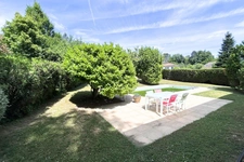69260 CHARBONNIÈRES-LES-BAINS – Maison 7 pièces – Climatisation -  Garage – Piscine – Terrain à bâtir – Calme – Sans vis-à-vis – Proche commodités