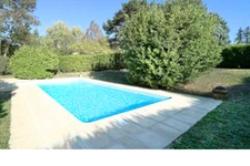 69260 CHARBONNIÈRES-LES-BAINS – Maison 7 pièces – Climatisation -  Garage – Piscine – Terrain à bâtir – Calme – Sans vis-à-vis – Proche commodités