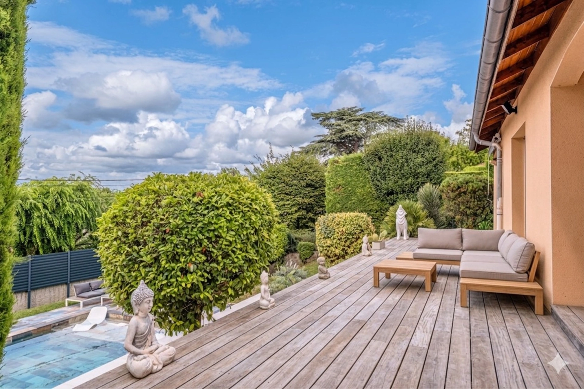 Maison 8 pièces 245 m² · à Oullins Pierre Benite · 245 m² · 970 000 €
