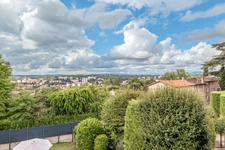  69110 SAINT FOY LES LYON - MAISON + APPARTEMENT - PISCINE - GARAGE - JARDIN - VUE PANORAMIQUE - PROCHE DES COMMODITES - CALME