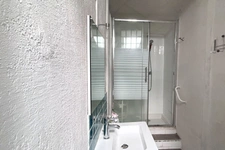  Maison de caractère - 230 m² – 5 chambres – Jardin paysager – Garage 3 véhicules – Cave de réception 	