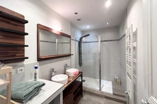 VILLEURBANNE - Appartement de charme T3 de 85 m² – Possibilité T4 – Cachet de l’ancien et faibles charges