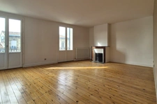 BORDEAUX NANSOUTY - APPARTEMENT FAMILIAL TOTALEMENT RENOVÉ - 4 CHAMBRES - TERRASSE 45 M2 - PARKING - PRESTATIONS HAUT DE GAMME - CALME