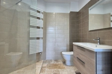 BORDEAUX NANSOUTY - COMME UNE MAISON - JARDIN 180 M2 - PISCINE - PRESTATIONS HAUT DE GAMME - CALME