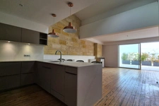 BORDEAUX NANSOUTY - APPARTEMENT FAMILIAL TOTALEMENT RENOVÉ - 4 CHAMBRES - TERRASSE 45 M2 - PARKING - PRESTATIONS HAUT DE GAMME - CALME