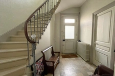 CENTRE VILLE - GRANDE MAISON FAMILIALE - JARDIN 100 M² - 4 CHAMBRES (POSS. 5) - CHARME DE L'ANCIEN - LOCAL COMMERCIAL (OU AUTRE)