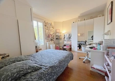 CENTRE VILLE - GRANDE MAISON FAMILIALE - JARDIN 100 M² - 4 CHAMBRES (POSS. 5) - CHARME DE L'ANCIEN - LOCAL COMMERCIAL (OU AUTRE)