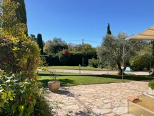 Aix en Provence village de Puyricard maison familiale très soignée et commodités à pied