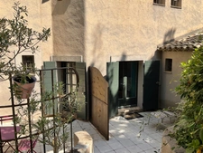Proprieté  à 20 mns d'Aix en Provence sur la commune de Rognes  380m2 avec 8 chambres 