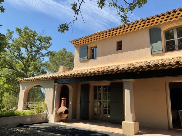 Proprieté  à 20 mns d'Aix en Provence 380m2 habitables