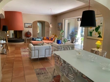 Proprieté  à 20 mns d'Aix en Provence sur la commune de Rognes  380m2 avec 8 chambres 