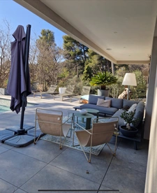 Maison comptenporaine de plus de 330m2 à VILLENEUVE LES AVIGNON (30)