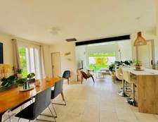 Dpt Bouches du Rhône (13), à vendre AIX EN PROVENCE maison de plain pied de 125 m² agrandissable sur 2000m2 avec piscine pool house et  garage