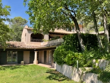 Proprieté  à 20 mns d'Aix en Provence sur la commune de Rognes  380m2 avec 8 chambres 
