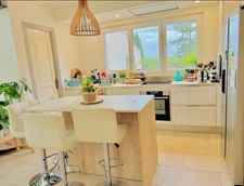Dpt Bouches du Rhône (13), à vendre AIX EN PROVENCE maison de plain pied de 125 m² agrandissable sur 2000m2 avec piscine pool house et  garage