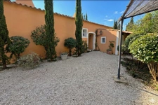 Maison Aix/Puyricard maison de charme de plain pied avec 4 chambres sur un terrain arboré et clos de près de 2 000 m²