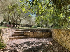 Proprieté  à 20 mns d'Aix en Provence sur la commune de Rognes  380m2 avec 8 chambres 