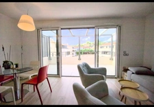 Appartement à vendre 2 pièces  dernier étage terrasse ascenseur et garage AIX EN PROVENCE (13)