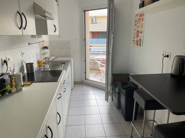 Appartement à vendre dernier  étage 3 pièces AIX EN PROVENCE (13) dans une résidence en centre ville avec garage