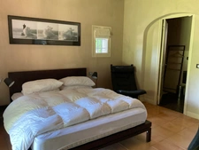 Proprieté  à 20 mns d'Aix en Provence sur la commune de Rognes  380m2 avec 8 chambres 