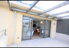 Appartement à vendre 2 pièces  dernier étage terrasse ascenseur et garage AIX EN PROVENCE (13)