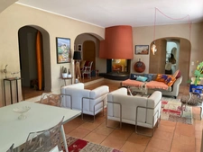 Proprieté  à 20 mns d'Aix en Provence sur la commune de Rognes  380m2 avec 8 chambres 
