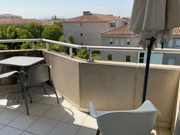 Appartement à vendre 4 pièces AIX EN PROVENCE (13) en étage élevé avec terrasse et grand garage 