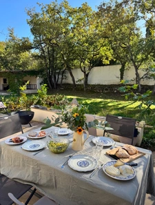 Dpt Bouches du Rhône (13), à vendre AIX EN PROVENCE maison de plain pied de 125 m² agrandissable sur 2000m2 avec piscine pool house et  garage