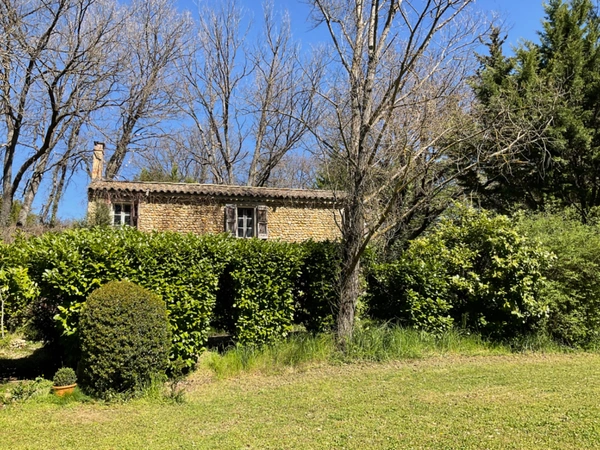 Maison de Maître 10 pièces sur 3 hectares proche Manosque , entre campagne et champs de lavandes 
