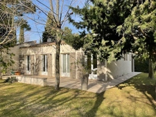 Dpt Bouches du Rhône (13), à vendre AIX EN PROVENCE maison de plain pied de 125 m² agrandissable sur 2000m2 avec piscine pool house et  garage