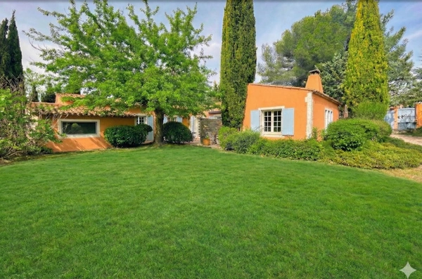 Maison Aix/Puyricard maison de charme de plain pied avec 4 chambres sur un terrain arboré et clos de près de 2 000 m²