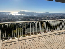 Toulon Vue mer à 180° Appartement de 111m2 3 chambres  dans une résidence intimiste de haut standing , terrasse, cave  et stationnements